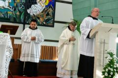 Miroslav-Petrac-pjeva-psalam
